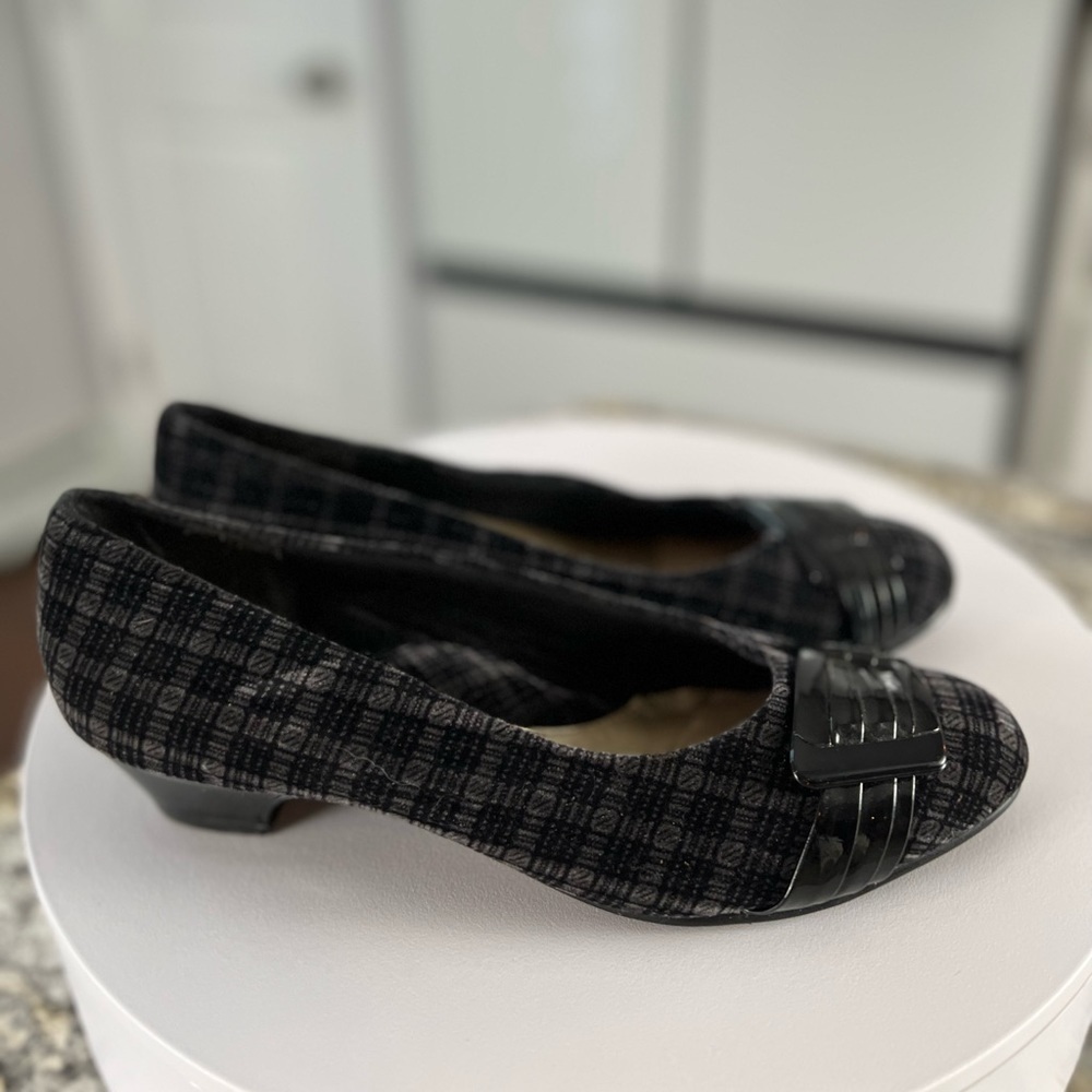 Hush Puppies Soft Style Memory Foam Plaid Velour … - image 7